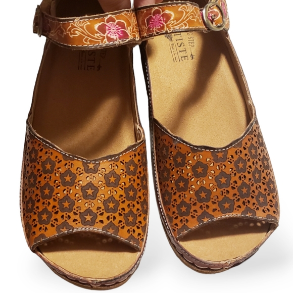 Spring Step Shoes - ● S O L D ● L'ARTISTE Delphia wedge Sandals SZ 41